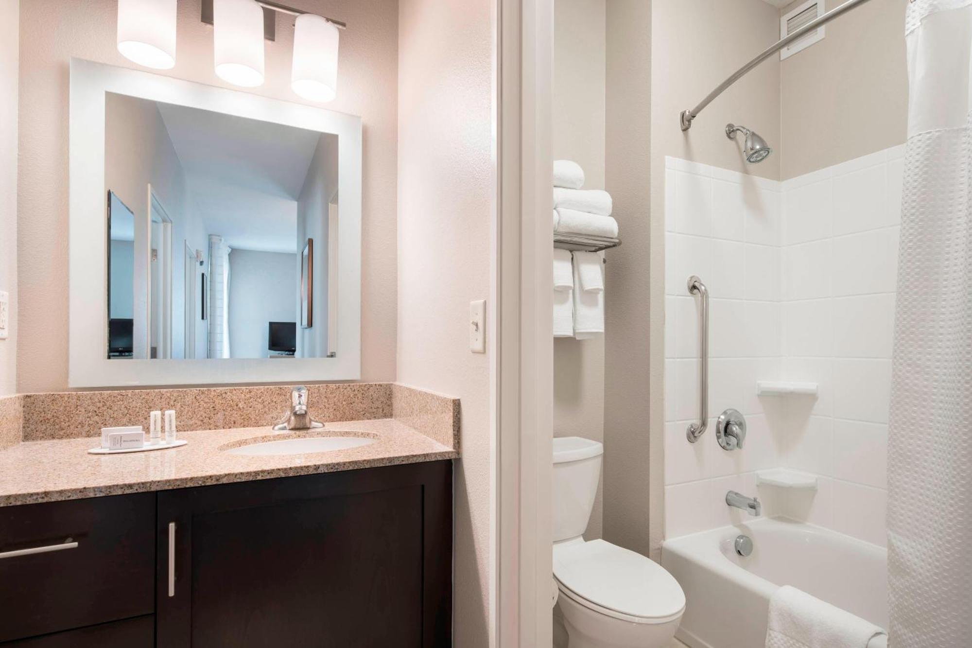 Towneplace Suites By Marriott San Diego Carlsbad / ויסטה מראה חיצוני תמונה