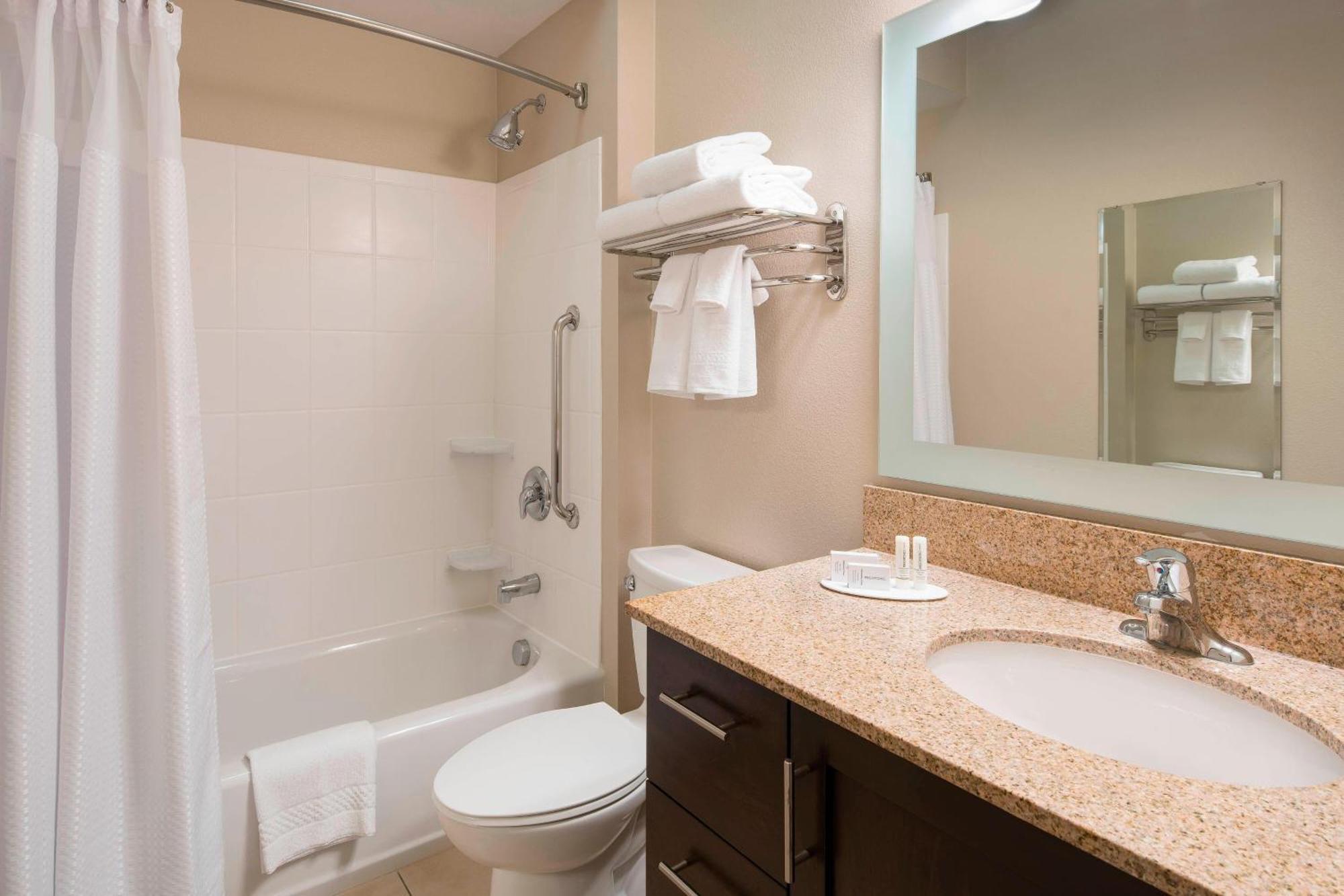 Towneplace Suites By Marriott San Diego Carlsbad / ויסטה מראה חיצוני תמונה
