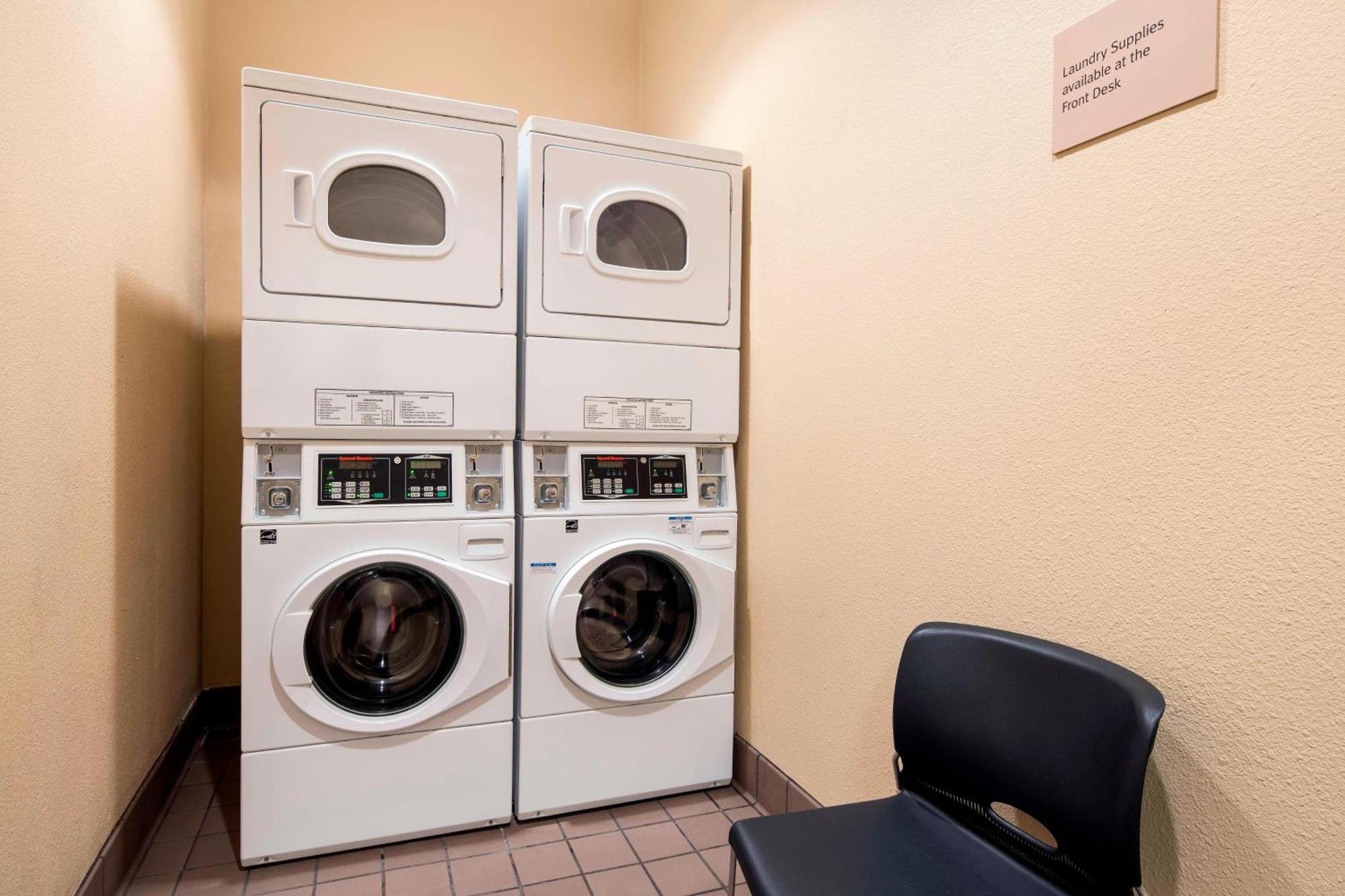 Towneplace Suites By Marriott San Diego Carlsbad / ויסטה מראה חיצוני תמונה